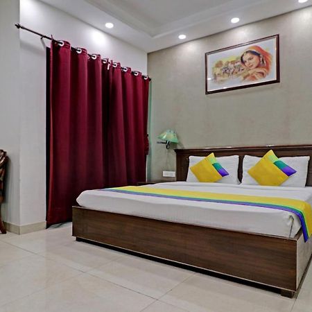 Itsy Hotels Hamlets Stay Noida Exterior photo