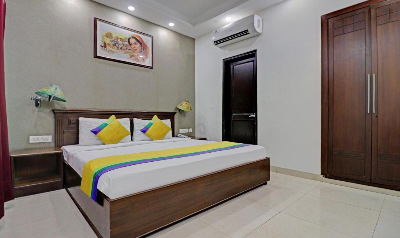 Itsy Hotels Hamlets Stay Noida Exterior photo