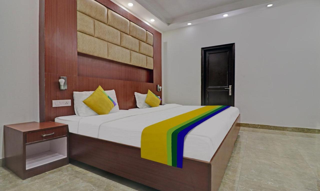 Itsy Hotels Hamlets Stay Noida Exterior photo