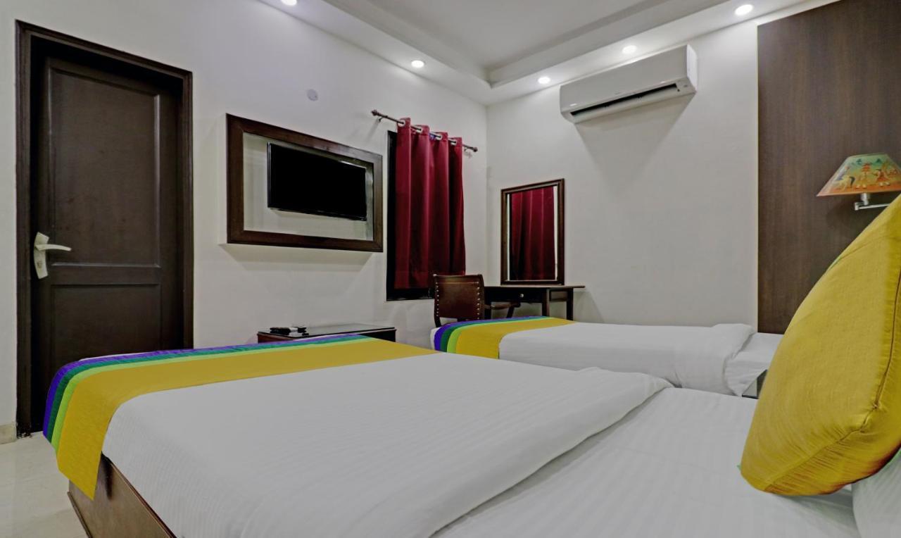 Itsy Hotels Hamlets Stay Noida Exterior photo